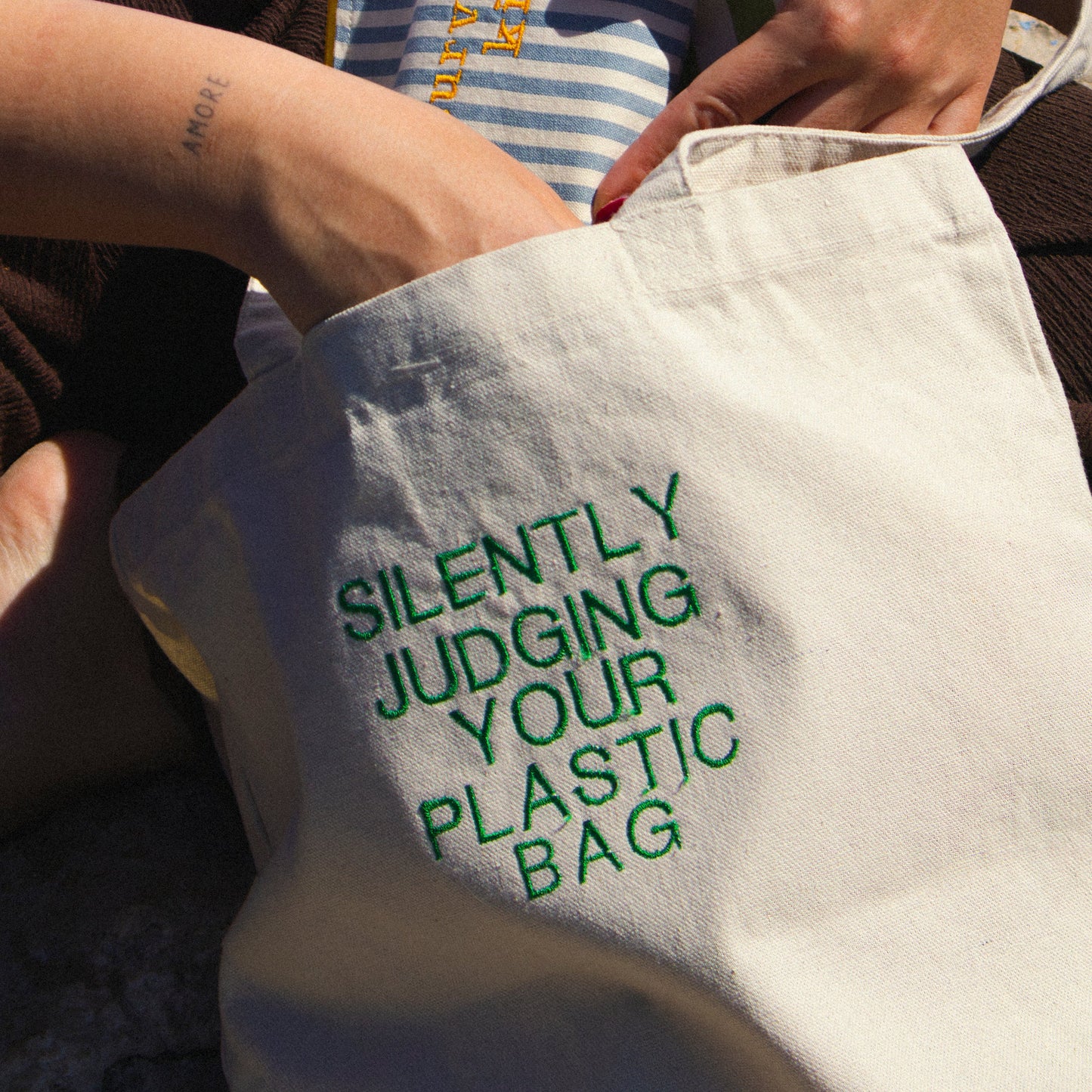 'Silently judging' tote bag